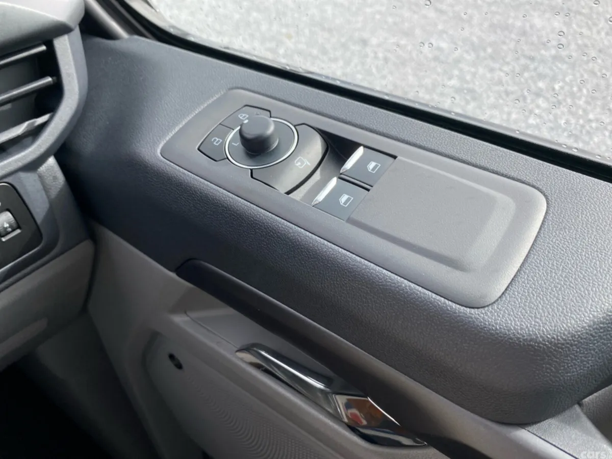 Ford Tourneo Custom Van, Petrol Plug-in Hybrid, 2026, Grey