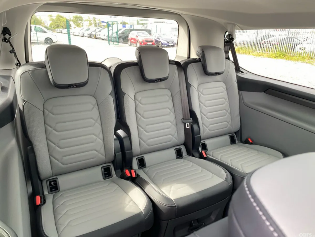 Ford Tourneo Custom Van, Petrol Plug-in Hybrid, 2026, Grey