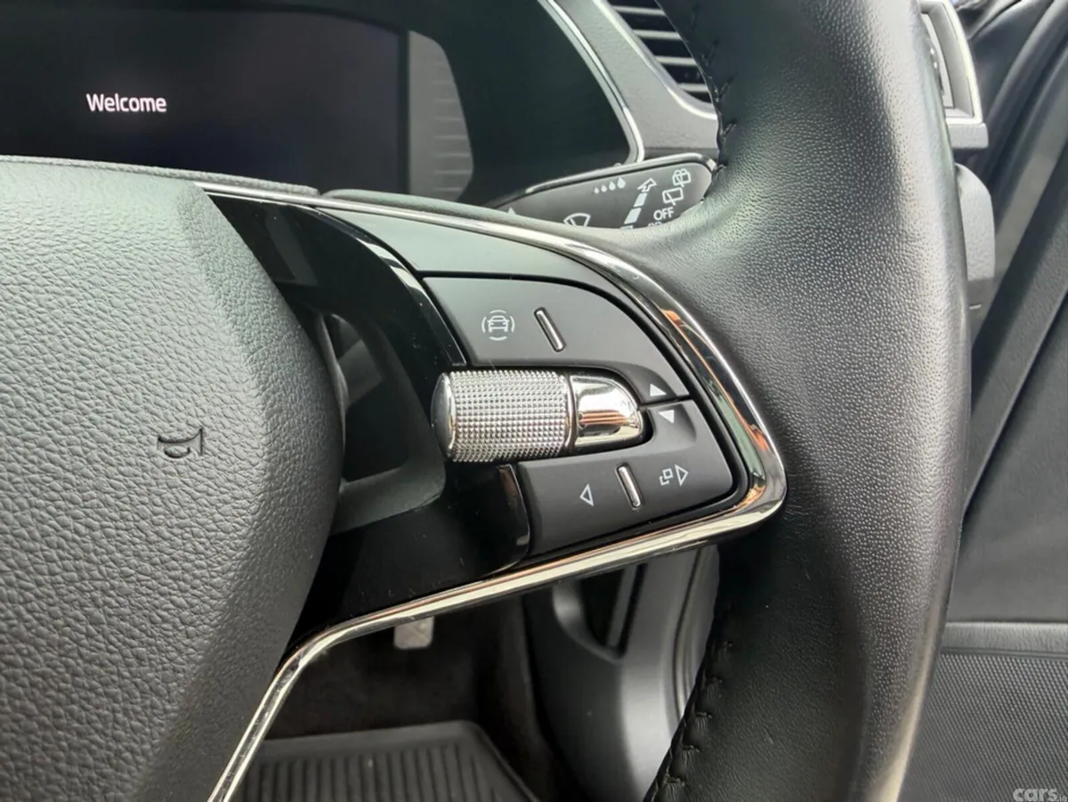 Skoda Superb Hatchback, Diesel, 2023, Grey