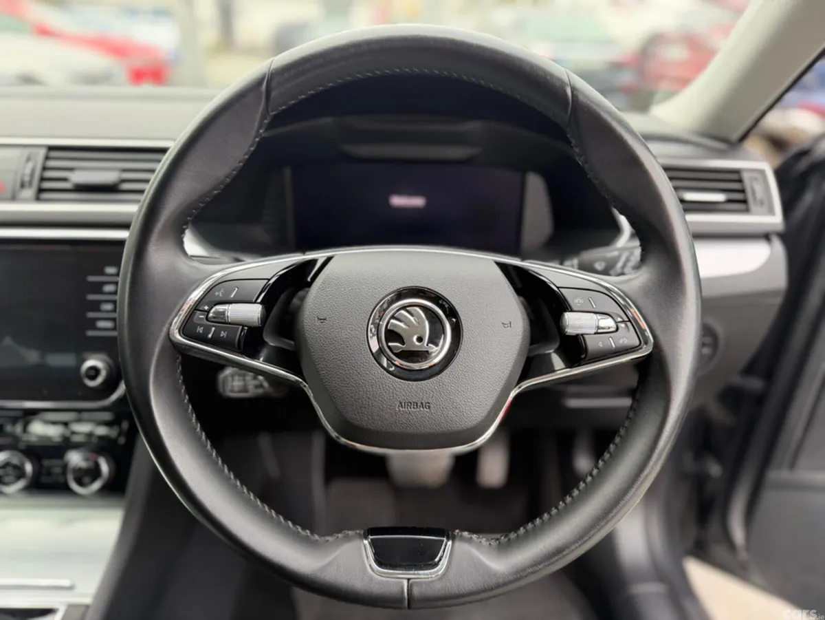 Skoda Superb Hatchback, Diesel, 2023, Grey