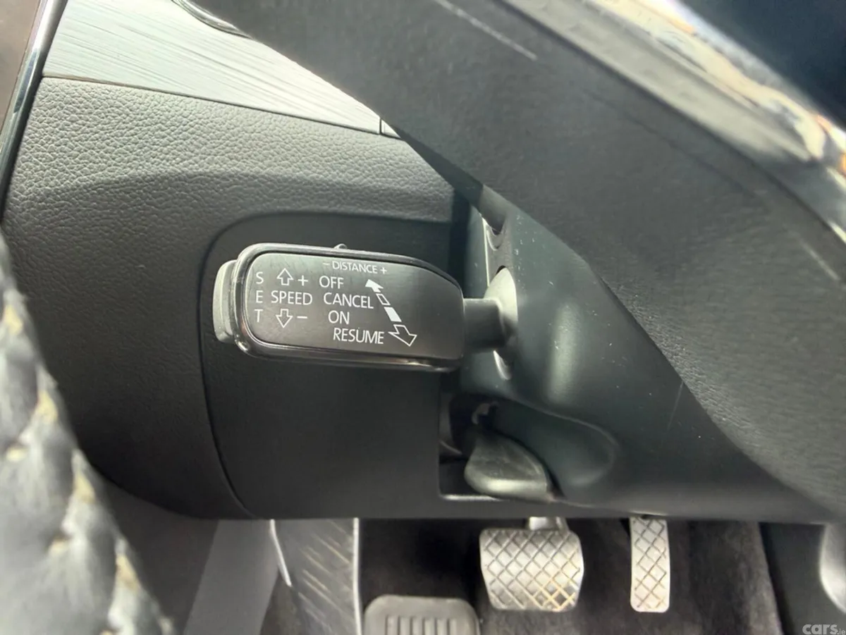 Skoda Superb Hatchback, Diesel, 2023, Grey