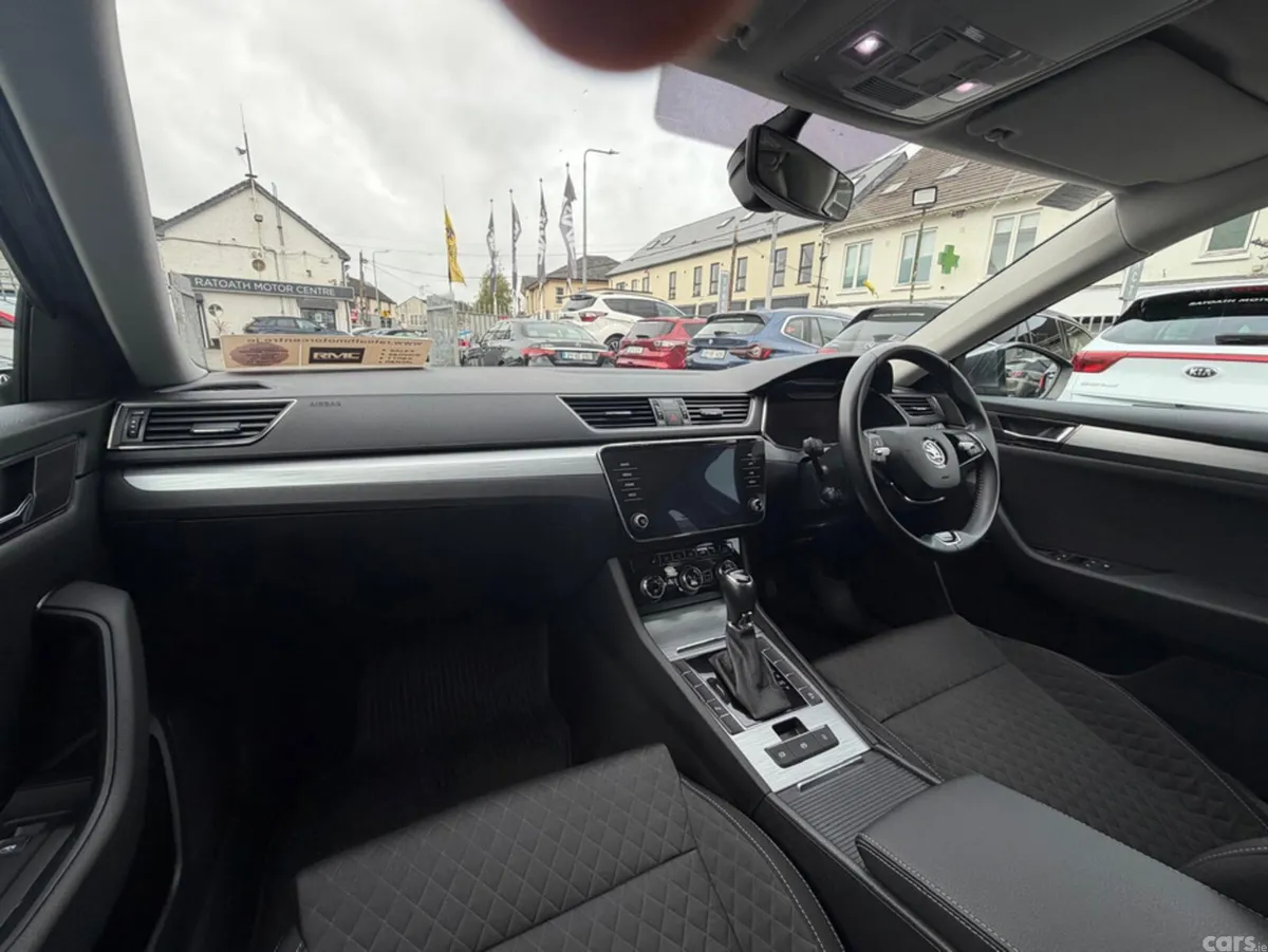 Skoda Superb Hatchback, Diesel, 2023, Grey