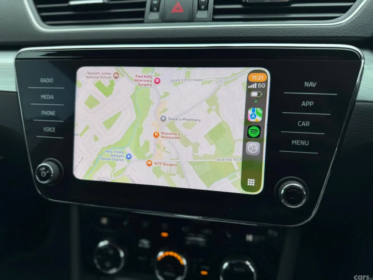 Skoda Superb Hatchback, Diesel, 2023, Grey