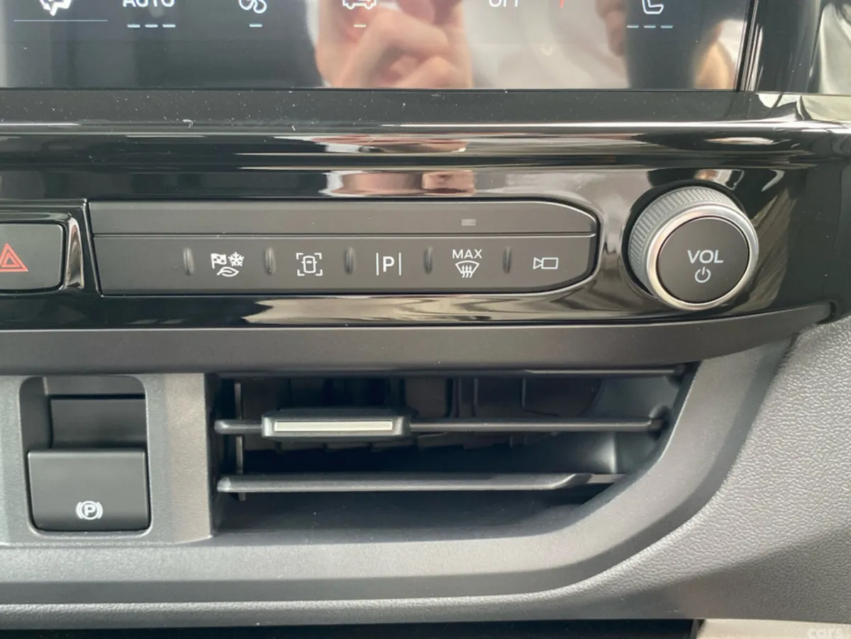 Ford Tourneo Custom Van, Petrol Plug-in Hybrid, 2026, Grey