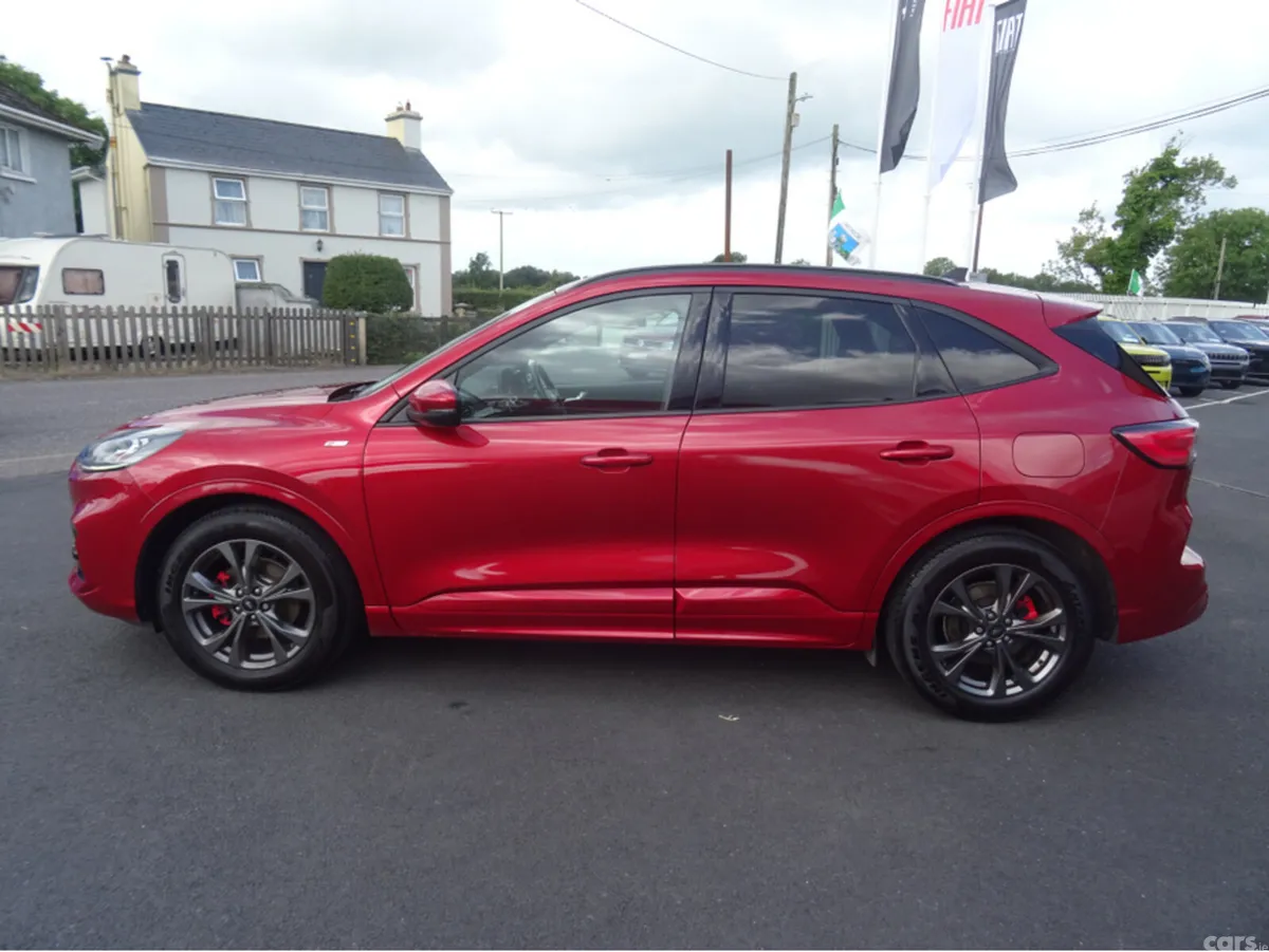 Ford Kuga MPV, Diesel, 2021, Red