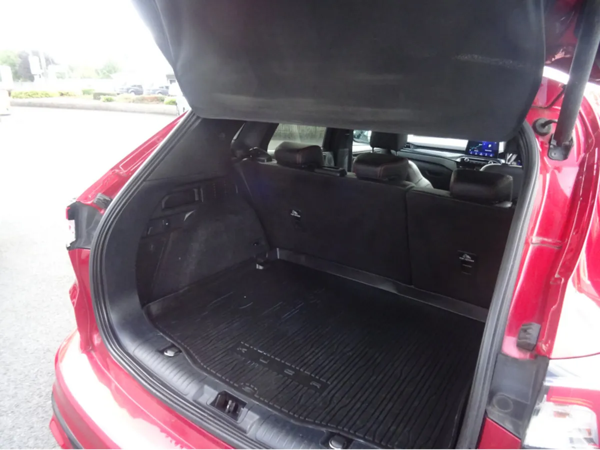 Ford Kuga MPV, Diesel, 2021, Red