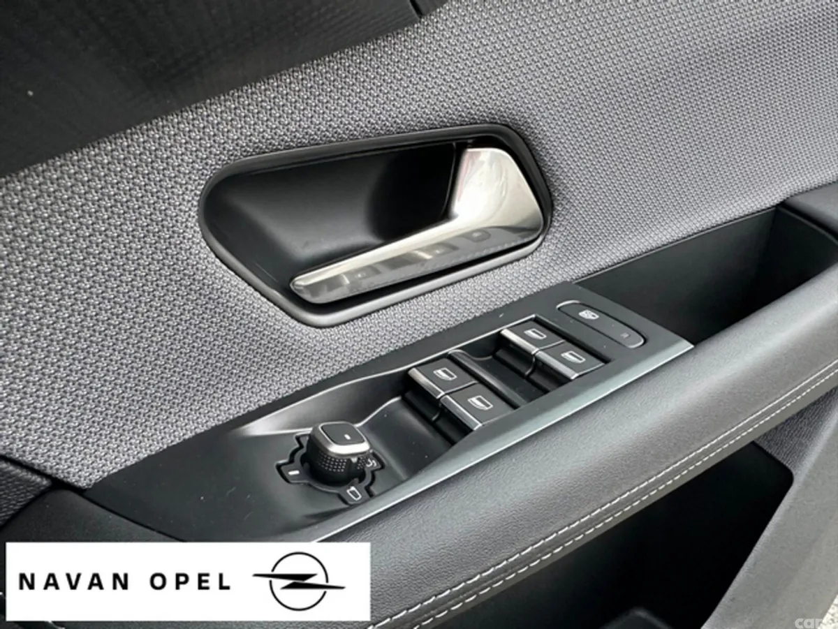 Opel Grandland SUV, Petrol Hybrid, 2027, White