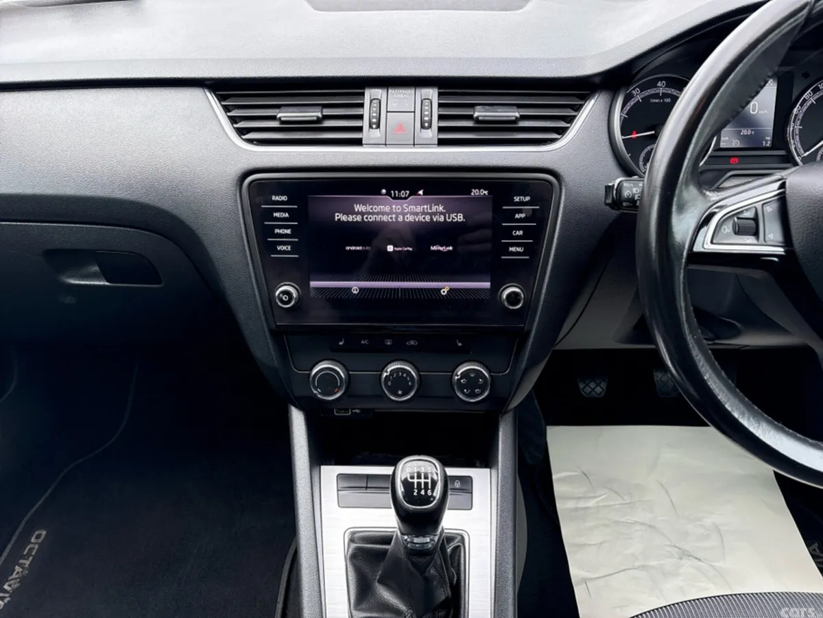 Skoda Octavia Hatchback, Petrol, 2020, Grey