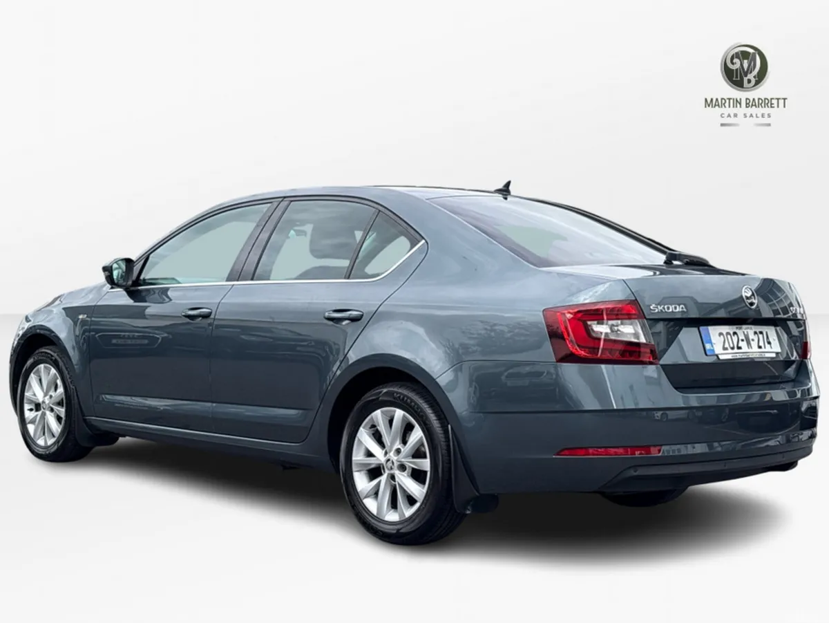Skoda Octavia Hatchback, Petrol, 2020, Grey