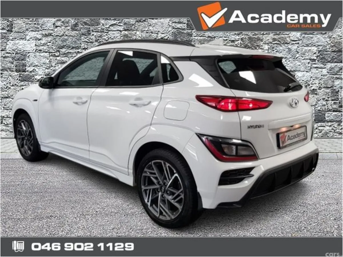 Hyundai KONA MPV, Petrol, 2023, White