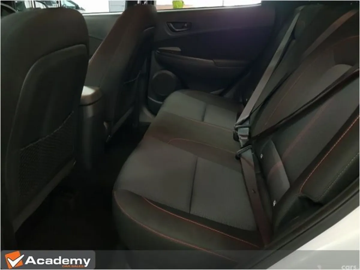Hyundai KONA MPV, Petrol, 2023, White