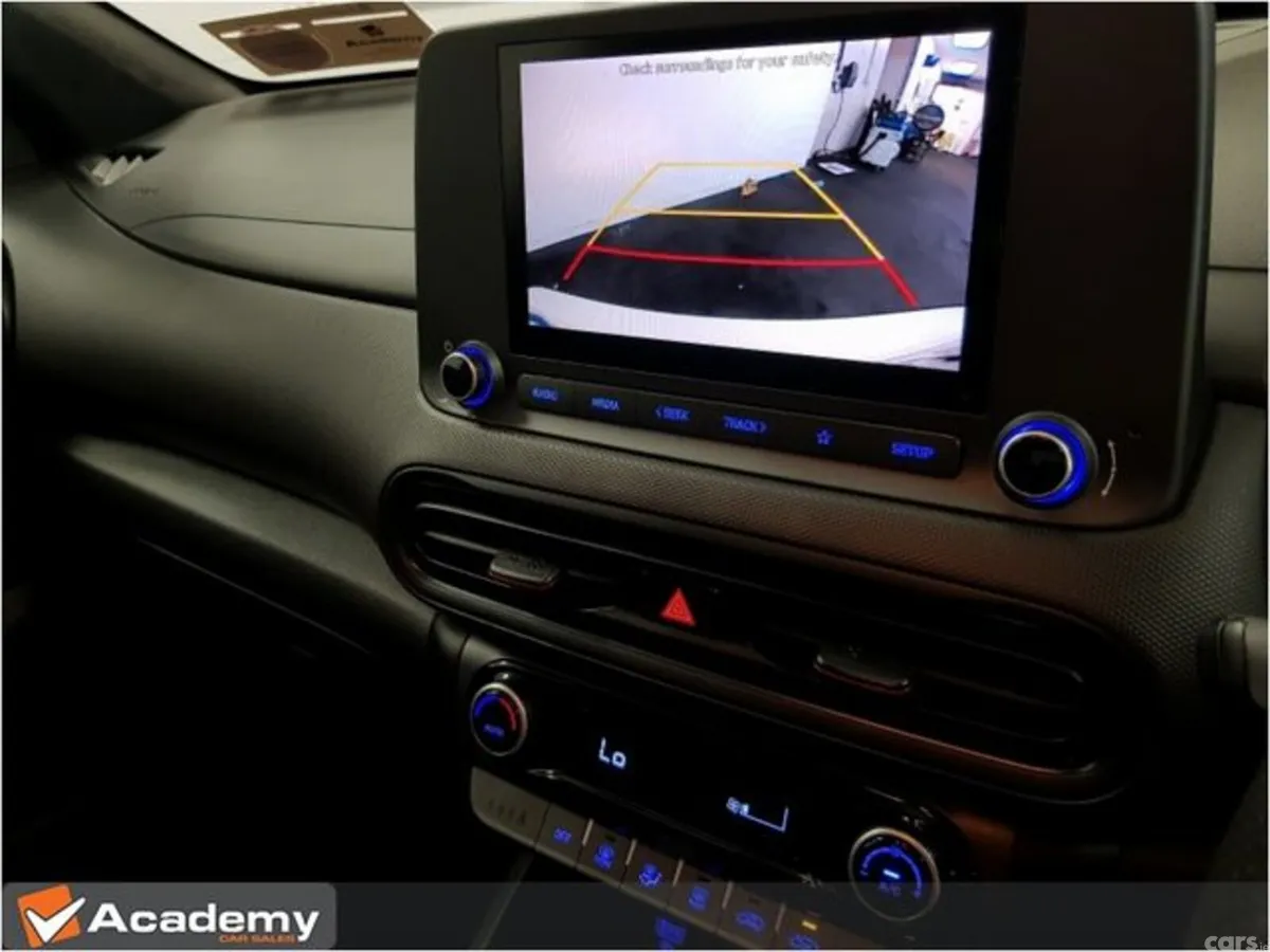Hyundai KONA MPV, Petrol, 2023, White