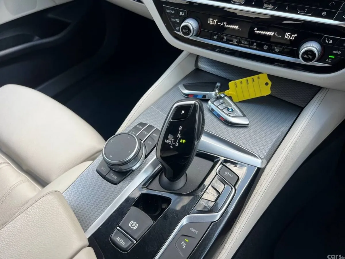 BMW 5-Series Saloon, Petrol Plug-in Hybrid, 2019, Black