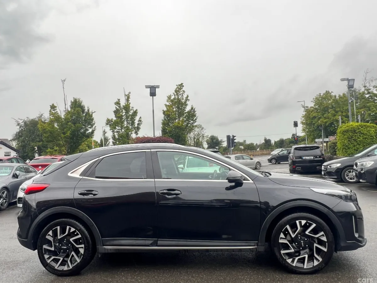 Kia XCeed Hatchback, Petrol Plug-in Hybrid, 2023, Black