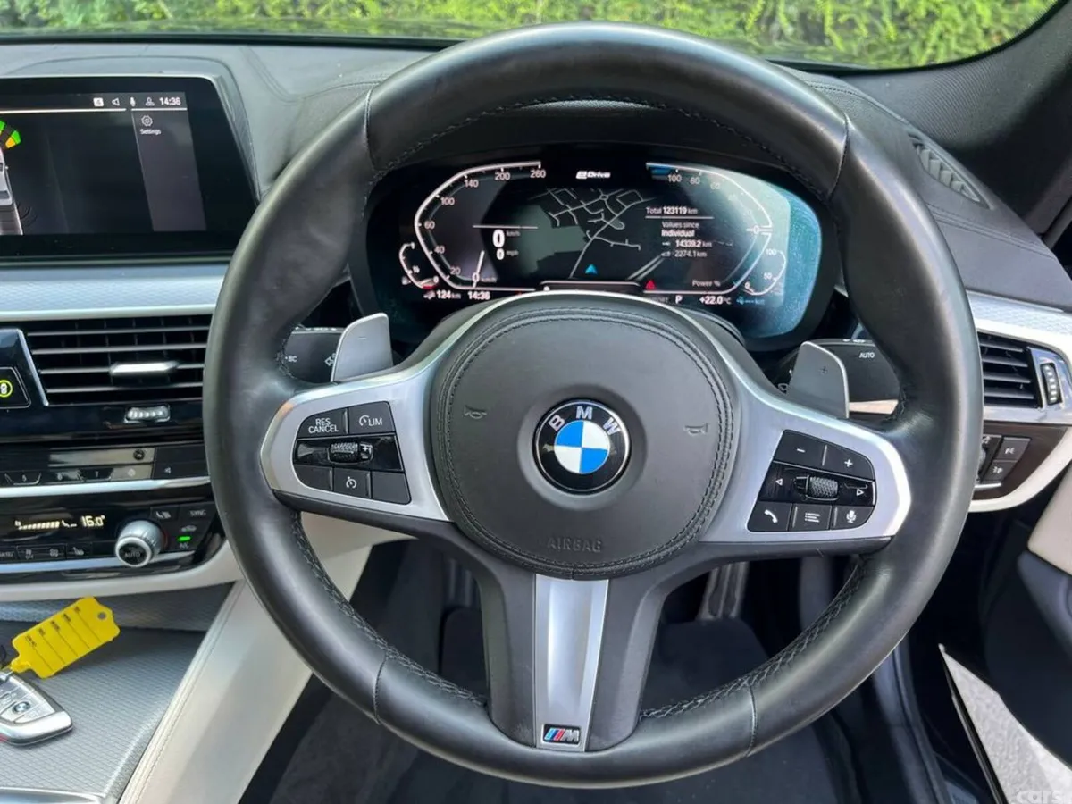 BMW 5-Series Saloon, Petrol Plug-in Hybrid, 2019, Black