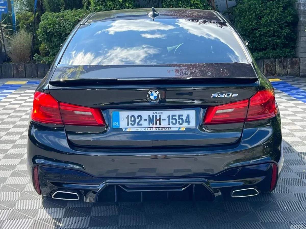 BMW 5-Series Saloon, Petrol Plug-in Hybrid, 2019, Black
