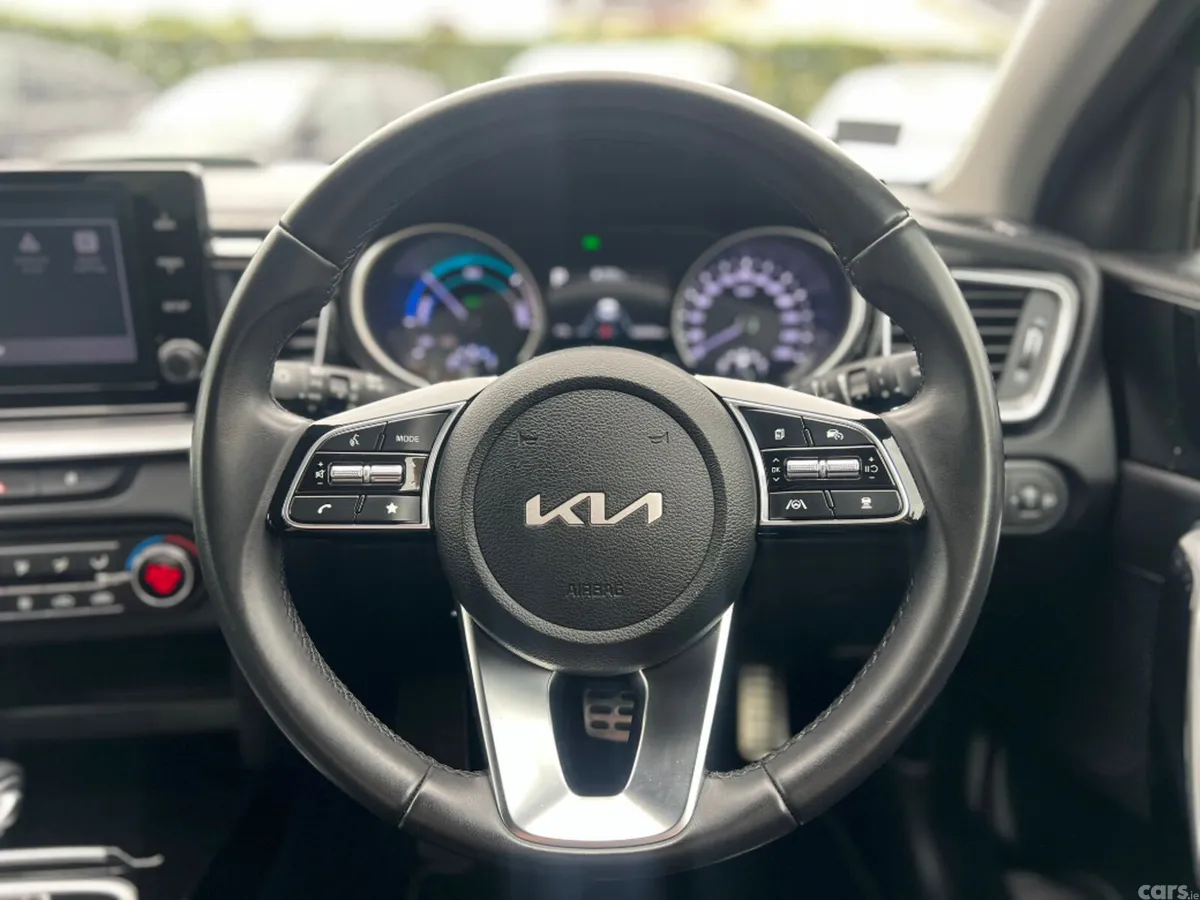 Kia XCeed Hatchback, Petrol Plug-in Hybrid, 2023, Black