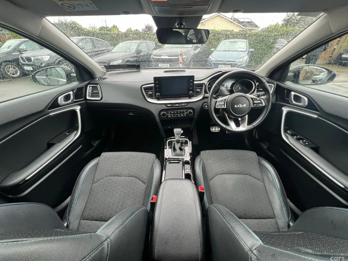 Kia XCeed Hatchback, Petrol Plug-in Hybrid, 2023, Black