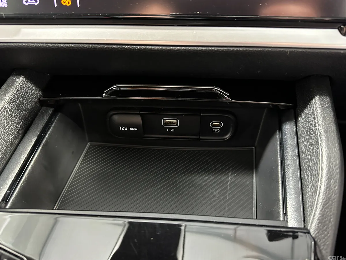 Kia Sportage SUV, Petrol Plug-in Hybrid, 2023, White