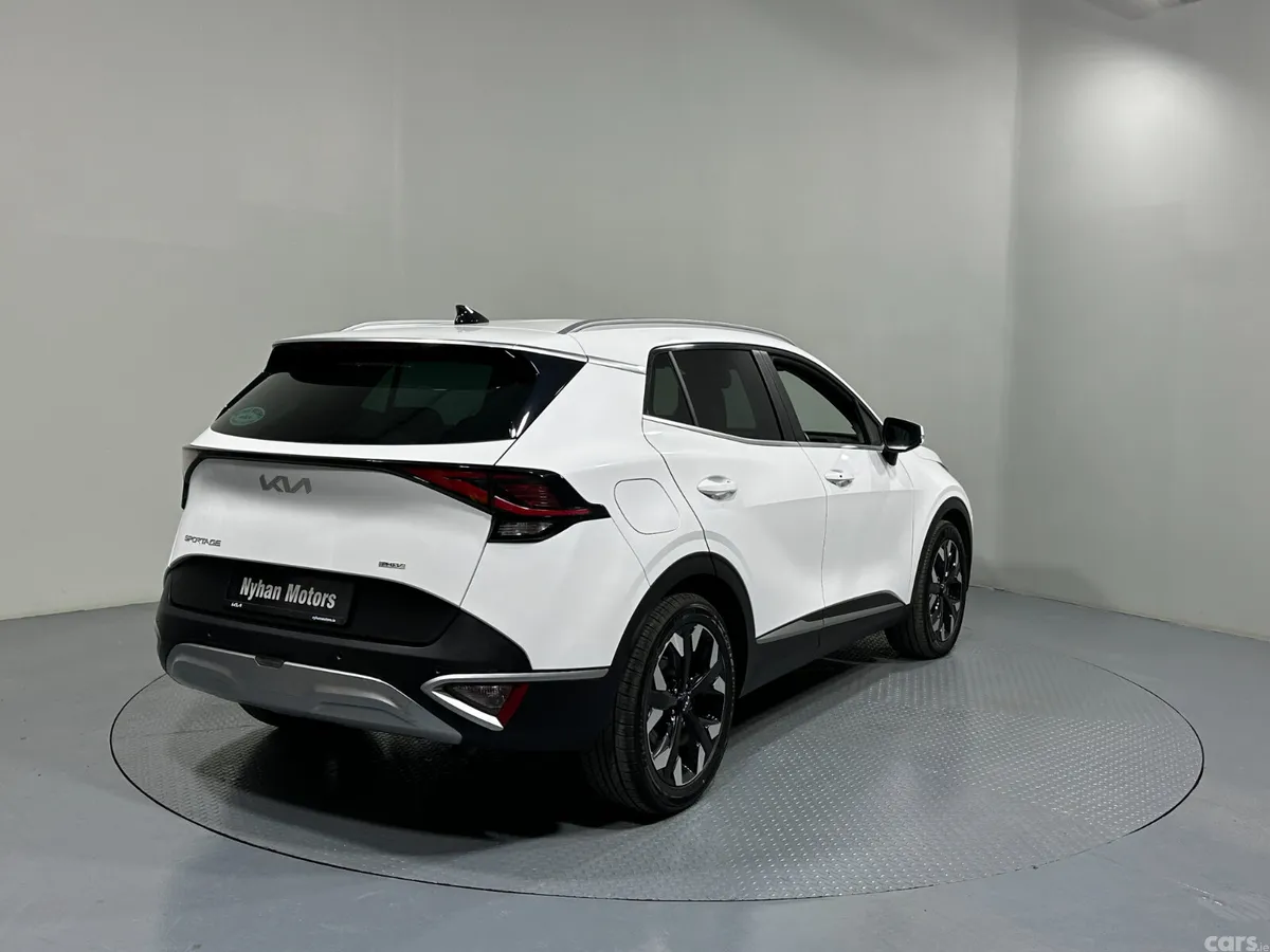 Kia Sportage SUV, Petrol Plug-in Hybrid, 2023, White