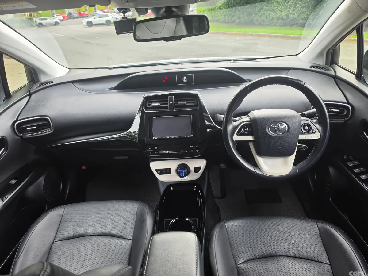 Toyota Prius Hatchback, Petrol Hybrid, 2019, White