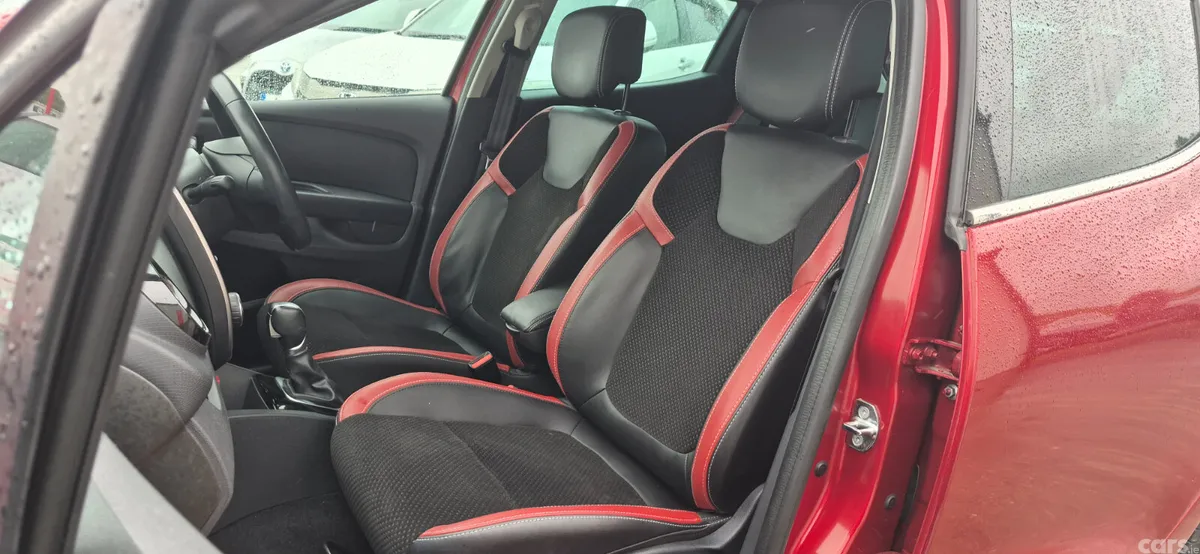 Renault Clio Hatchback, Petrol, 2018, Red