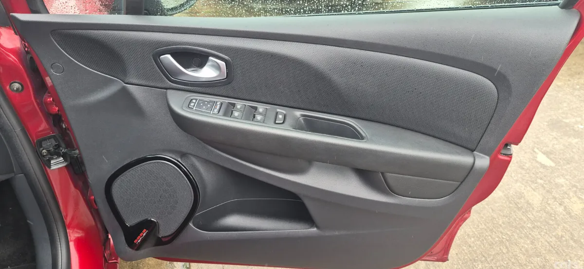Renault Clio Hatchback, Petrol, 2018, Red