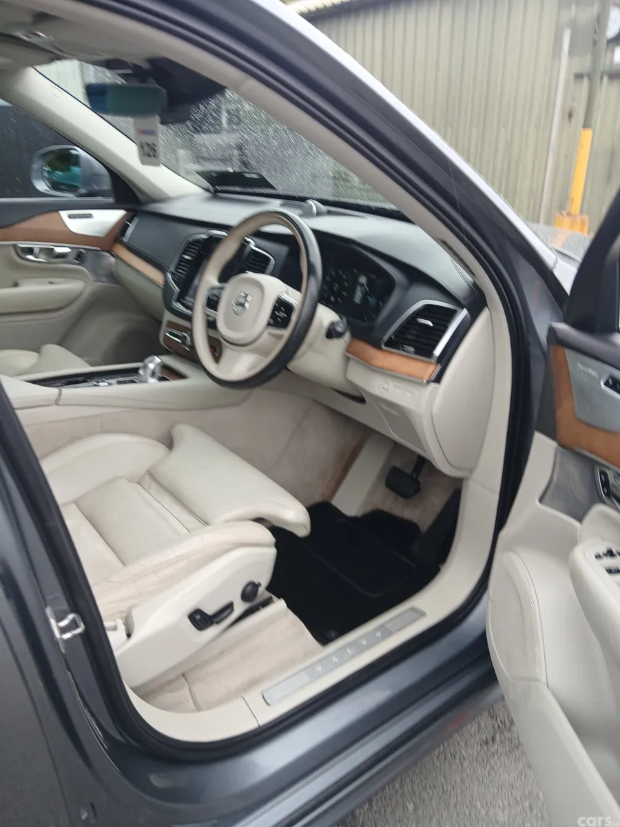 Volvo XC90 SUV, Petrol Plug-in Hybrid, 2016, Grey