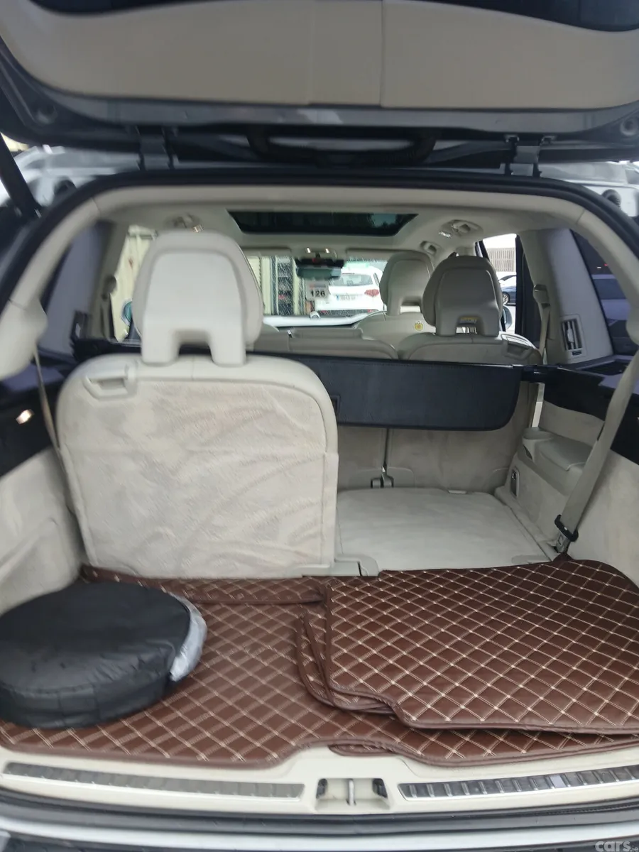 Volvo XC90 SUV, Petrol Plug-in Hybrid, 2016, Grey