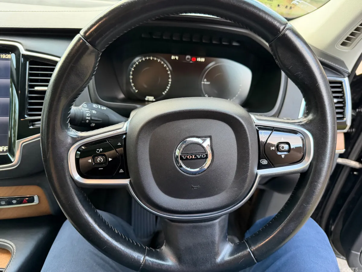 Volvo XC90 SUV, Petrol Plug-in Hybrid, 2016, Black
