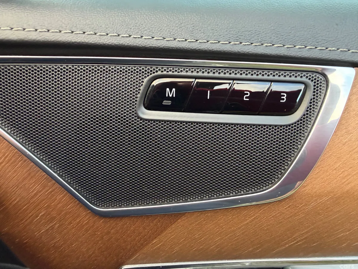 Volvo XC90 SUV, Petrol Plug-in Hybrid, 2016, Black