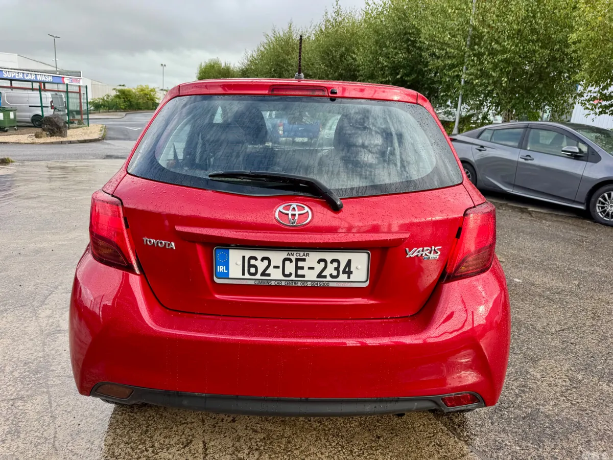 Toyota Yaris Hatchback, Petrol, 2016, Red
