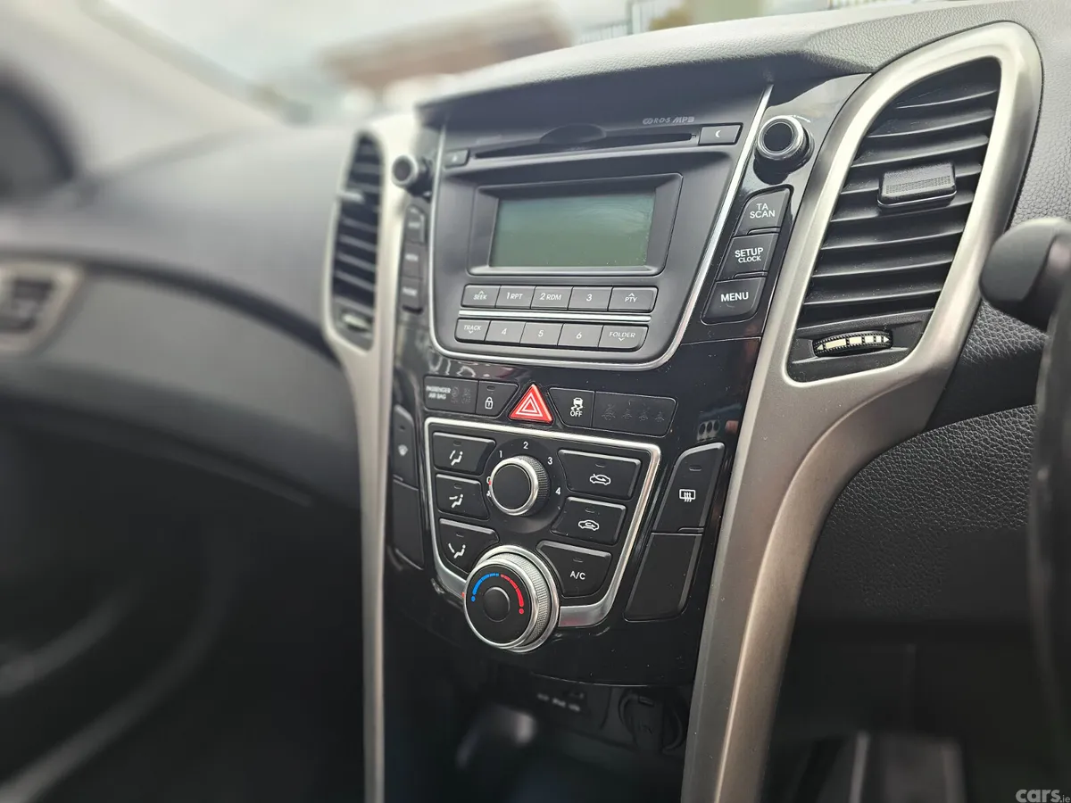 Hyundai i30 Hatchback, Diesel, 2013, Red