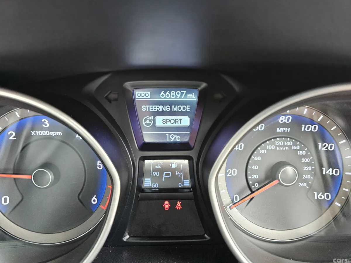 Hyundai i30 Hatchback, Diesel, 2013, Red