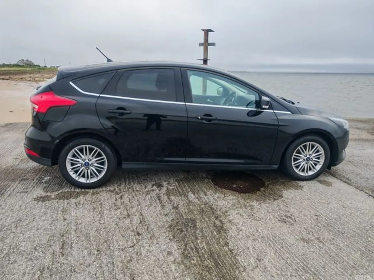 Ford Focus Hatchback, Diesel, 2017, Black