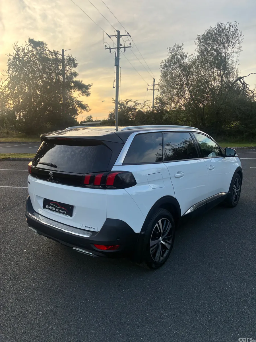 Peugeot 5008 MPV, Diesel, 2019, White