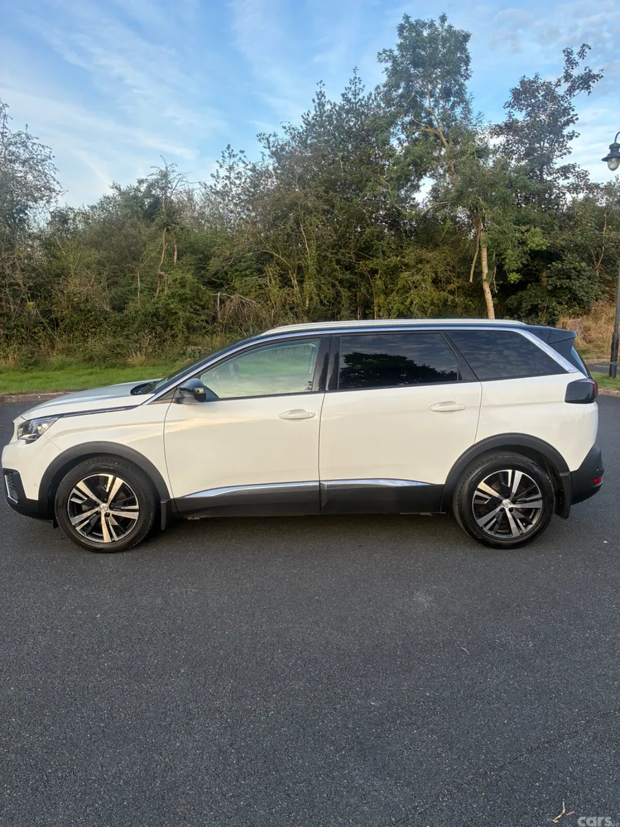 Peugeot 5008 MPV, Diesel, 2019, White