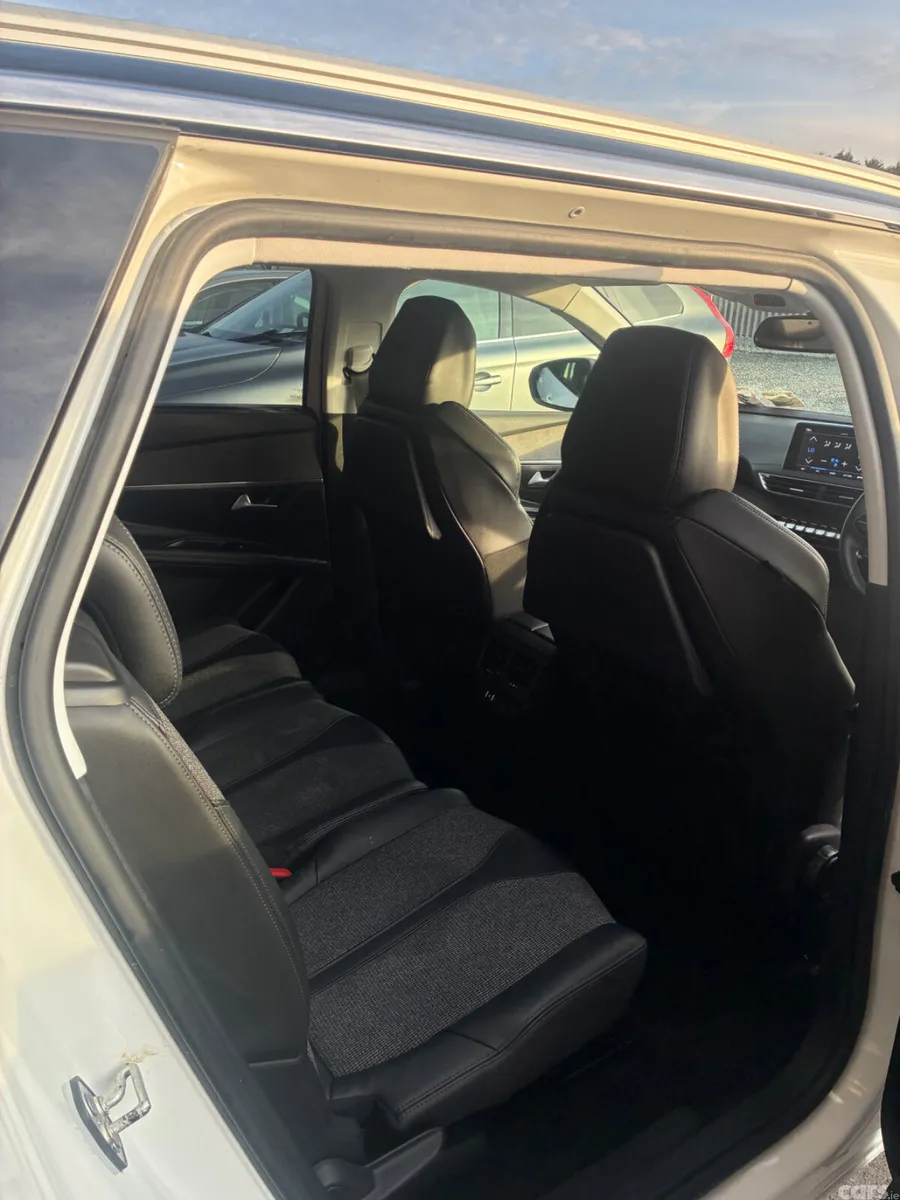 Peugeot 5008 MPV, Diesel, 2019, White