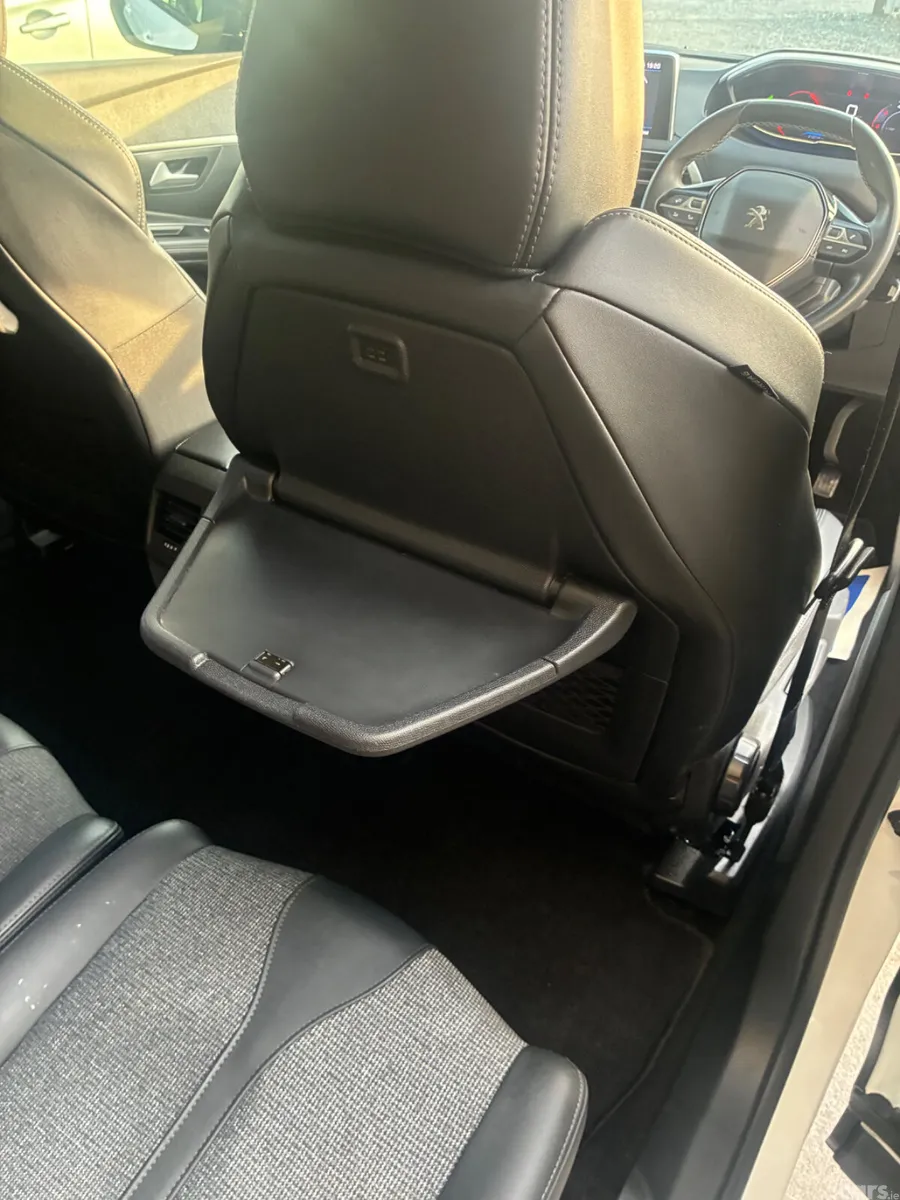 Peugeot 5008 MPV, Diesel, 2019, White