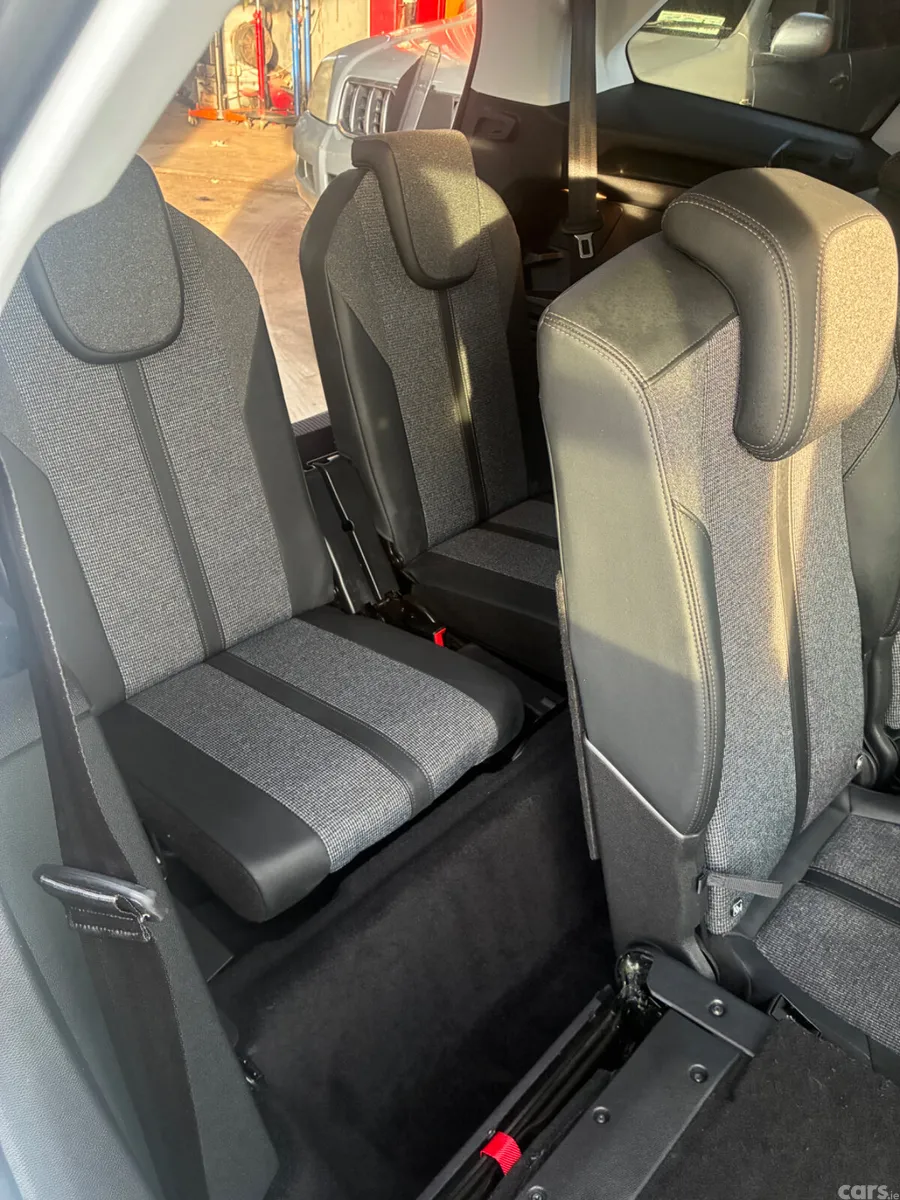 Peugeot 5008 MPV, Diesel, 2019, White