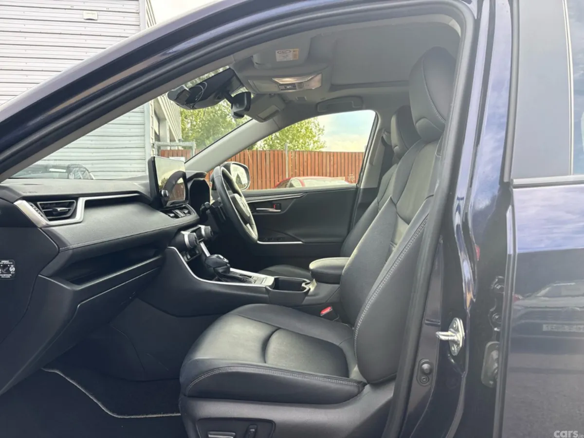 Toyota RAV4 SUV, Petrol Hybrid, 2024, Blue