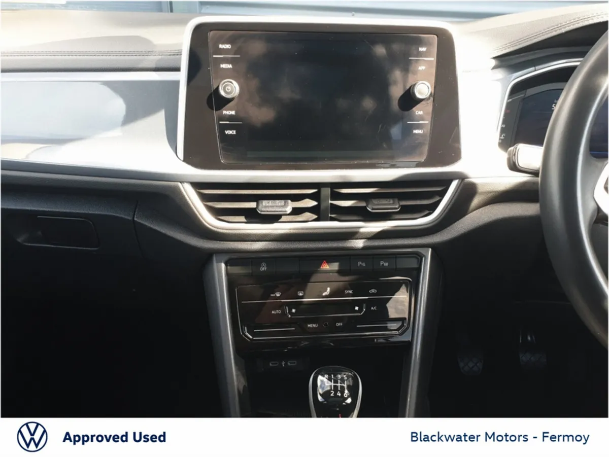 Volkswagen T-Roc SUV, Petrol, 2023, White