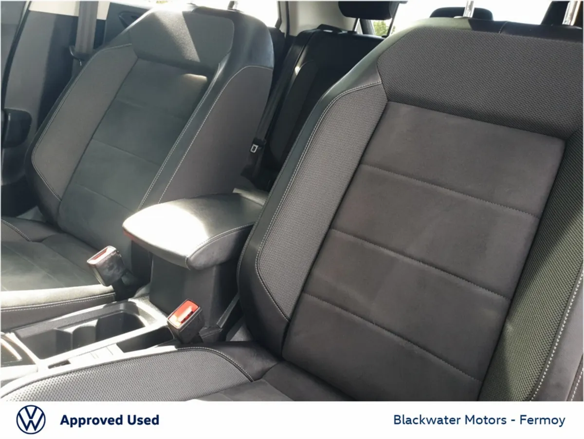 Volkswagen T-Roc SUV, Petrol, 2023, White