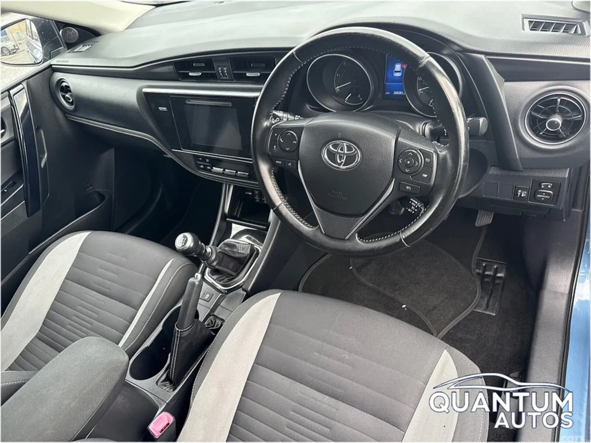 Toyota Auris Hatchback, Diesel, 2016, Blue