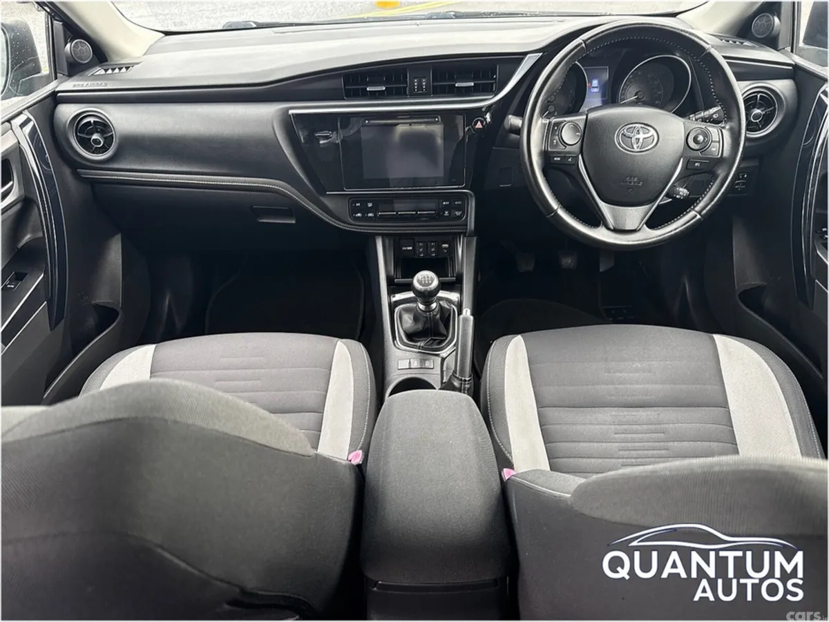 Toyota Auris Hatchback, Diesel, 2016, Blue