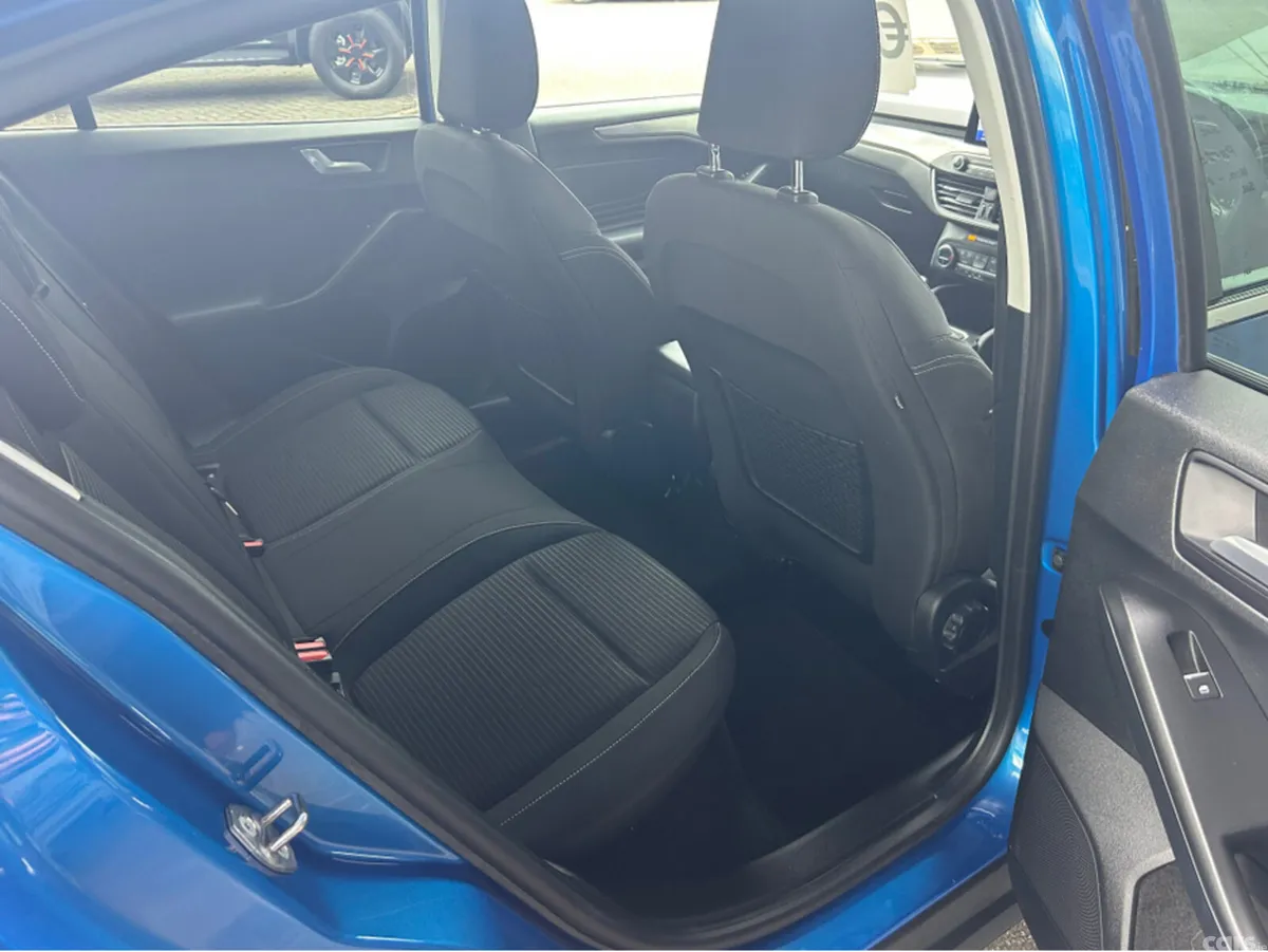 Ford Focus Hatchback, Petrol, 2022, Blue