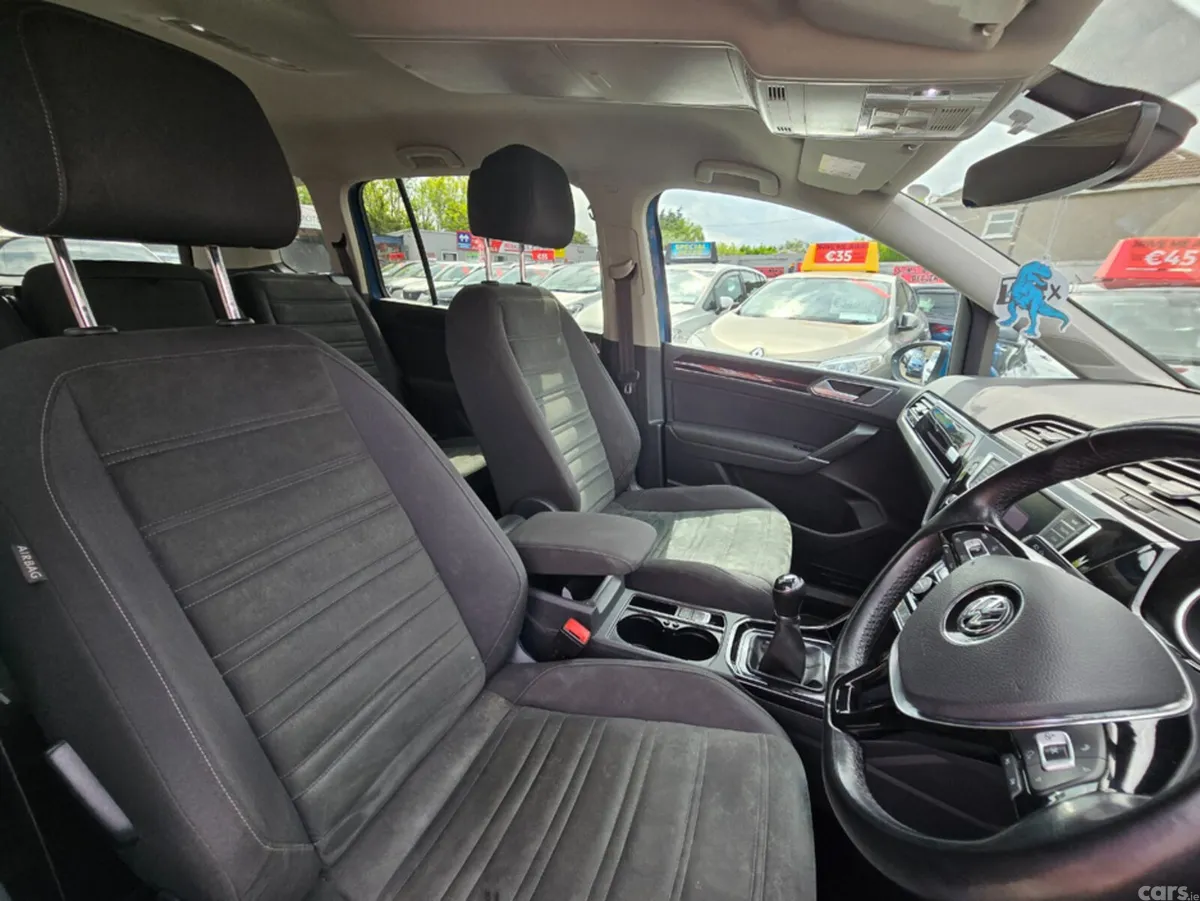 Volkswagen Touran MPV, Diesel, 2016, Blue