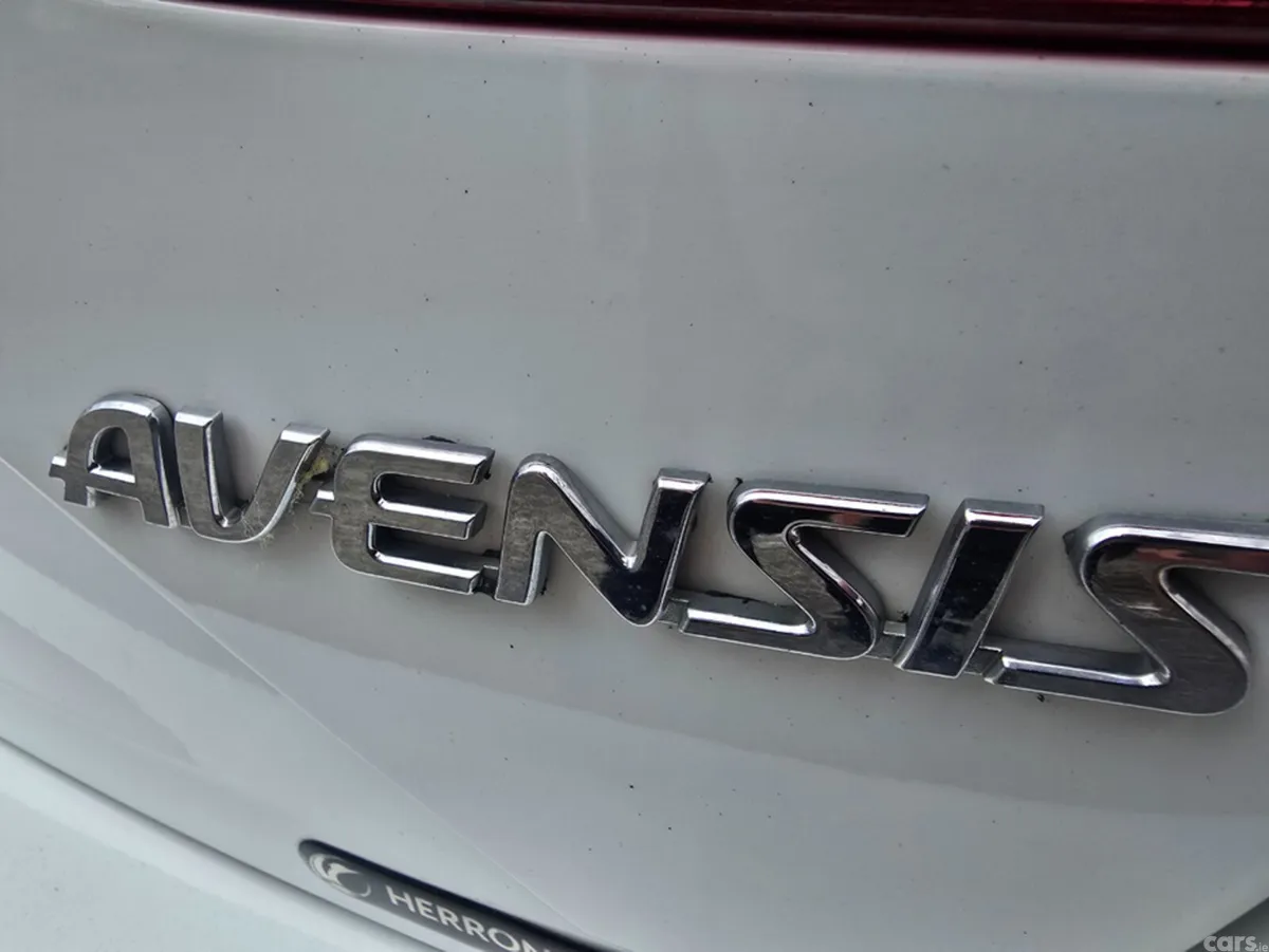 Toyota Avensis Saloon, Diesel, 2017, White