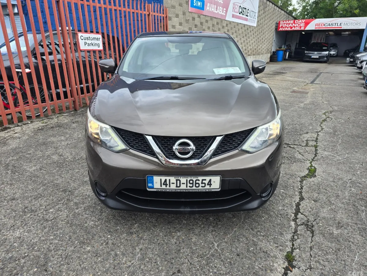 Nissan Qashqai SUV, Diesel, 2014, Brown