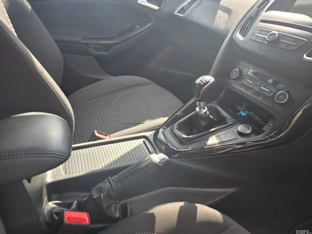Ford Focus Hatchback, Petrol, 2018, Grey